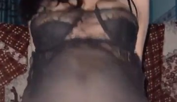 #自拍 #露脸 #少妇 这么漂亮的骚母狗，是谁都想顶死她吧