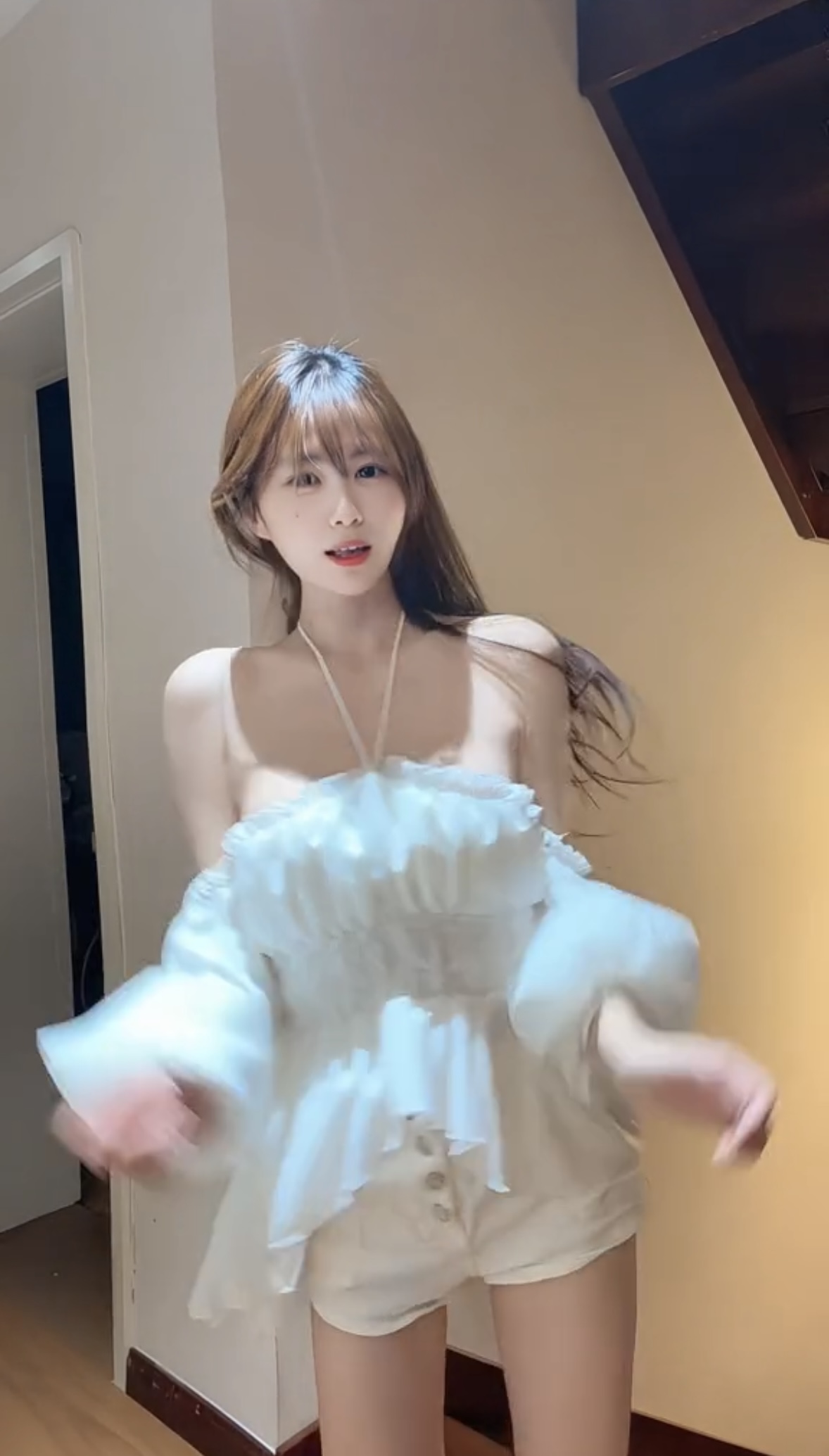 抖音极品小妹 甜乐 付费定制 身着情趣内衣大秀骚舞 扭腰顶胯福利尺度拉满