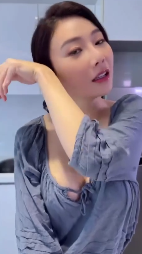 来来来， 大嫂来给你做饺子了，好吃就是饺子 #大嫂（2）