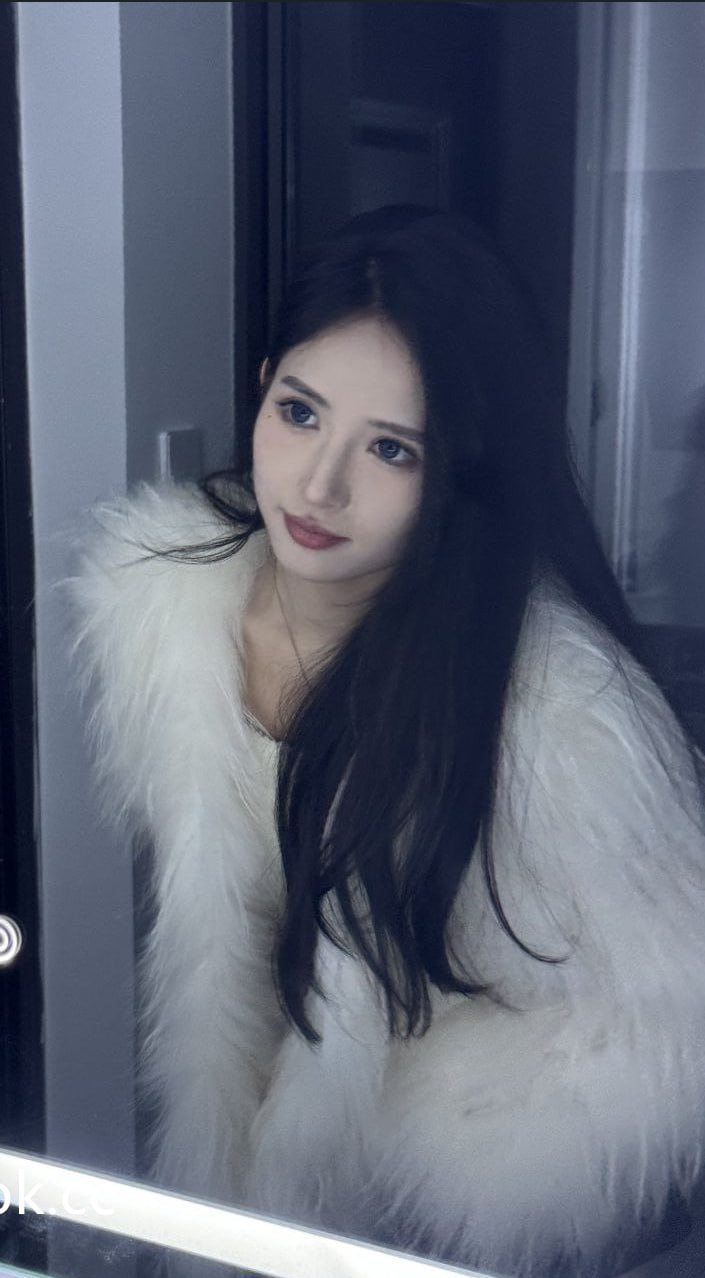 #抖音 #李思悦 抖音大长腿女神50万粉丝的网红，私下和榜一大哥开房，穿黑丝被疯狂爆操（3）