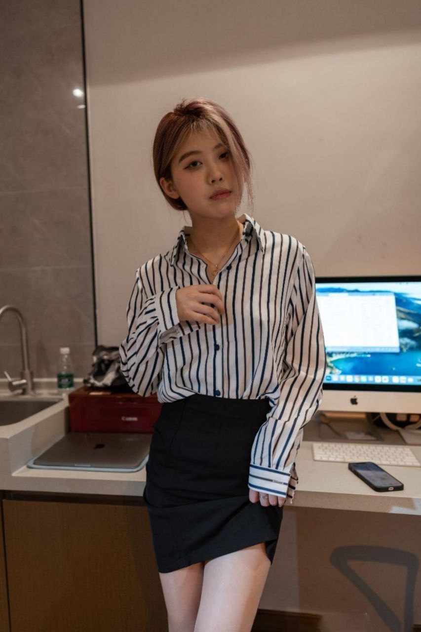 高颜值大学生大尺度人体摄影 导演要检查一下身材才可以进组拍戏 #摄影师 #吃瓜 #丝袜（2）