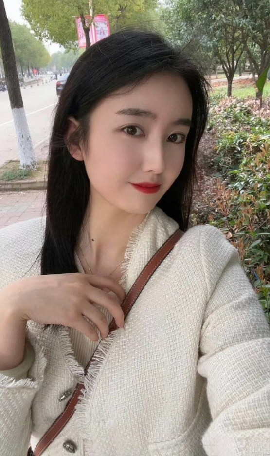 武汉工商学院读研期间曾经在花椒直播，和金主裸聊被录屏流出 #武汉 #徐曦 （3）