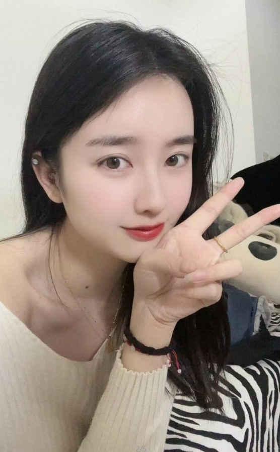 武汉工商学院读研期间曾经在花椒直播，和金主裸聊被录屏流出 #武汉 #徐曦 （4）